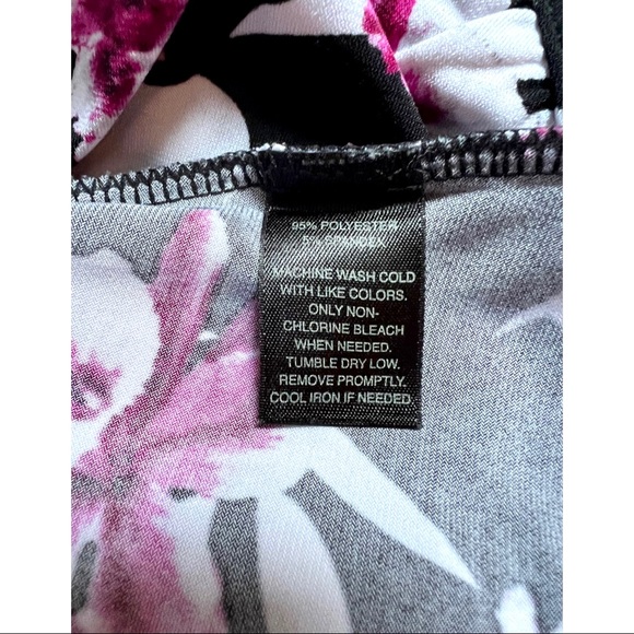 WHBM Floral V-Neck Sleeveless Blouse - Picture 5 of 5